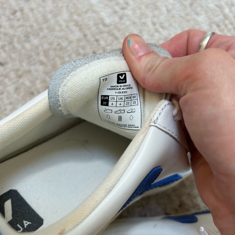 Veja V-12 LEATHER WHITE PAROS - Picture 9 of 9
